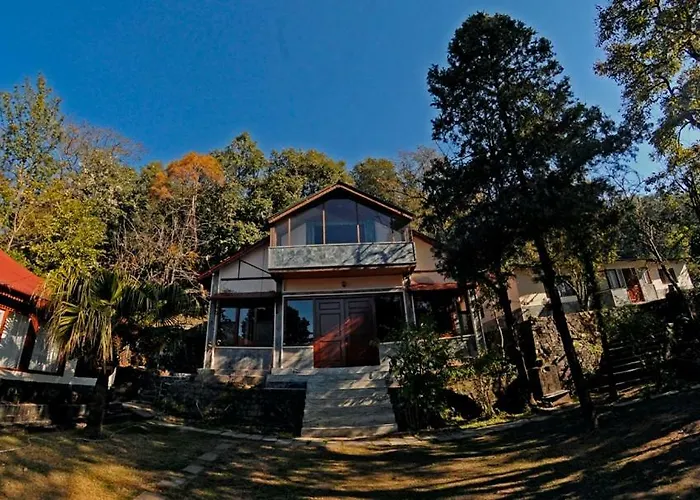 Clouds End Villa, A Heritage Home Stay, 10 Mins From Mcleodganj